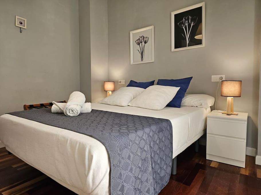Cms Pena Historical Building Apartment Малага Екстериор снимка