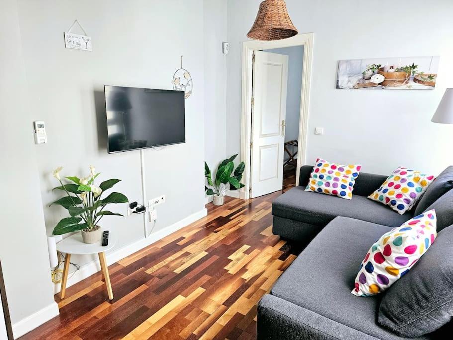 Cms Pena Historical Building Apartment Малага Екстериор снимка