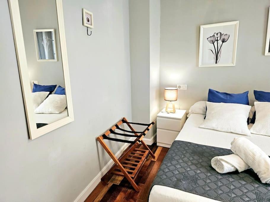Cms Pena Historical Building Apartment Малага Екстериор снимка