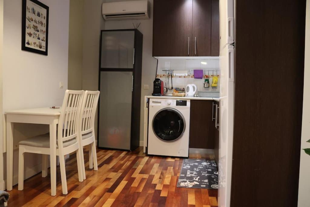 Cms Pena Historical Building Apartment Малага Екстериор снимка