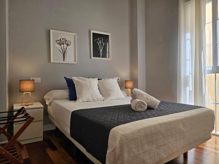 Cms Pena Historical Building Apartment Малага Екстериор снимка