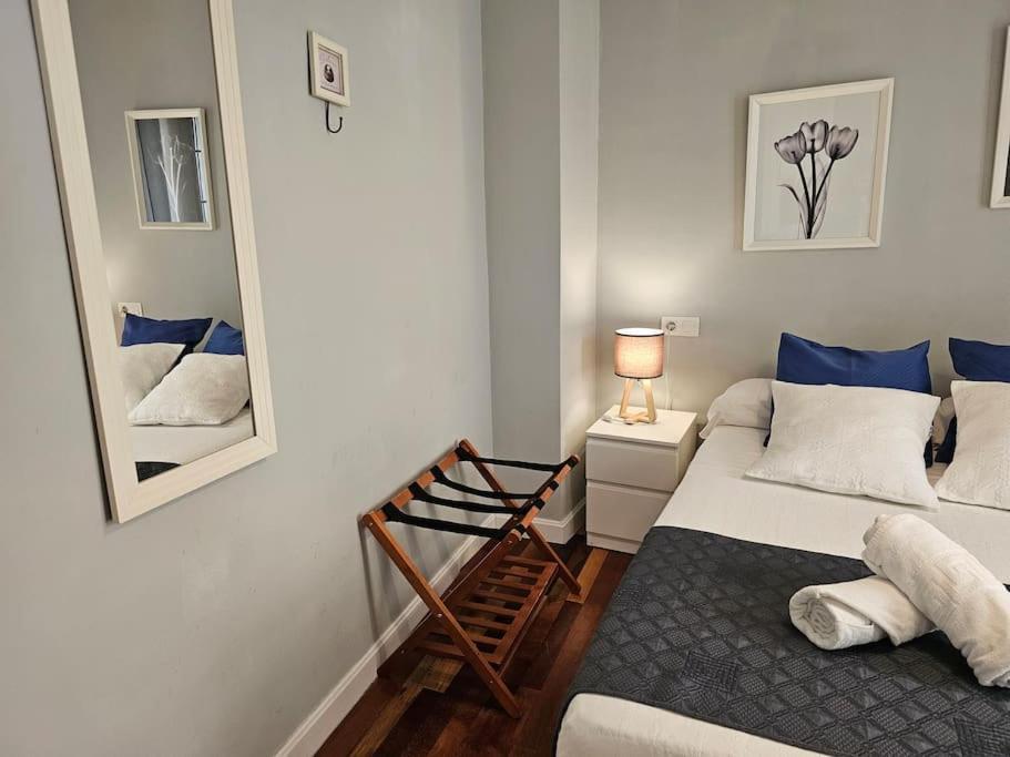 Cms Pena Historical Building Apartment Малага Екстериор снимка