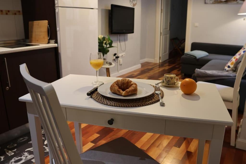 Cms Pena Historical Building Apartment Малага Екстериор снимка